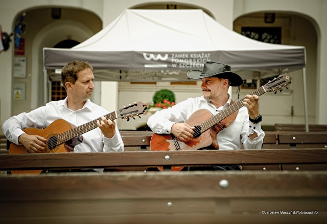 Compadres Duo; Marian Mazurek (od lewej) i Przemysław Bielec. Fot. Jarosław Gaszyński Compadres Duo kończy 25 lat [ROZMOWA]