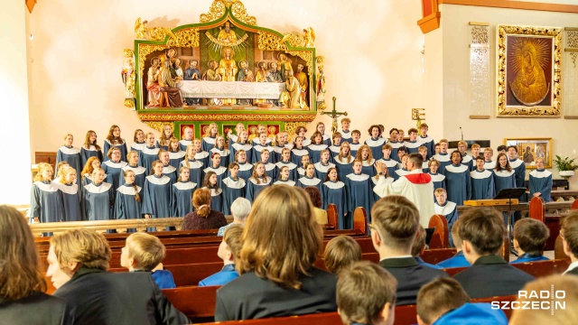Chór katedry w Brunszwiku. Dyrygent Robin Hlinka. Fot. Robert Stachnik [Radio Szczecin] W Szczecinie zainaugurowano Międzynarodowy Festiwal „Muzyczne przyjaźnie” [POSŁUCHAJ, ZDJĘCIA]