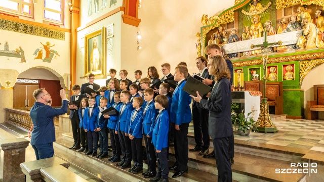 Szczeciński Chór Chłopięcy „Słowiki” pod dyrekcją Kamila Szałaty. Fot. Robert Stachnik [Radio Szczecin] W Szczecinie zainaugurowano Międzynarodowy Festiwal „Muzyczne przyjaźnie” [POSŁUCHAJ, ZDJĘCIA]