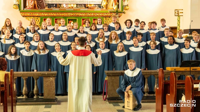 Chór katedry w Brunszwiku. Dyrygent Robin Hlinka. Fot. Robert Stachnik [Radio Szczecin] W Szczecinie zainaugurowano Międzynarodowy Festiwal „Muzyczne przyjaźnie” [POSŁUCHAJ, ZDJĘCIA]
