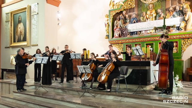 Orkiestra Lwowskiej Narodowej Akademii Muzycznej pod dyrekcją Artura Mykytki. Fot. Robert Stachnik [Radio Szczecin] Lwowska Orkiestra na finał Międzynarodowego Festiwalu „Muzyczne przyjaźnie” [POSŁUCHAJ, ZDJĘCIA]