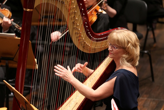 Barbara Stalmierska prawykonała Koncert harfowy na 40-lecie pracy artystycznej. Filharmonia w Szczecinie [WYWIAD, ZDJĘCIA]