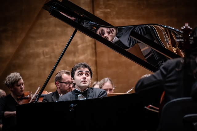 David Khrikuli wirtuozowskim popisem otworzył 79. sezon Filharmonii w Szczecinie [POSŁUCHAJ, ZDJĘCIA]