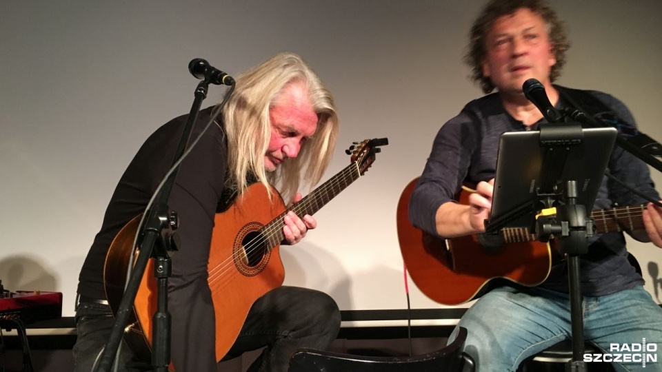 "Sklep z Ptasimi Piórami" wydał 8 autorskich płyt, nagrał wiele programów telewizyjnych i audycji radiowych. Występował w całej Polsce, a także w Austrii, Szwecji, Niemczech i we Francji. Fot. Małgorzata Frymus [RADIO SZCZECIN]