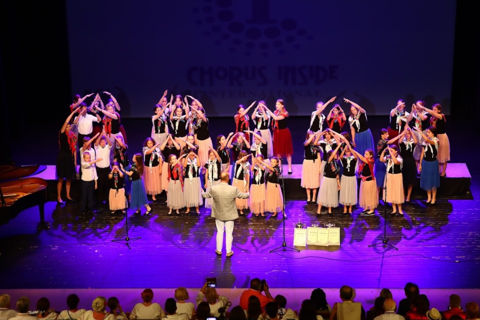 Chór „Don Diri Don” ZUT w Szczecinie pod dyrekcją Dariusza Dyczewskiego podczas koncertu laureatów Międzynarodowego Festiwalu Chorus Inside Spain – Loret de Mar w Hiszpanii. Fot. Paweł Moskowicz