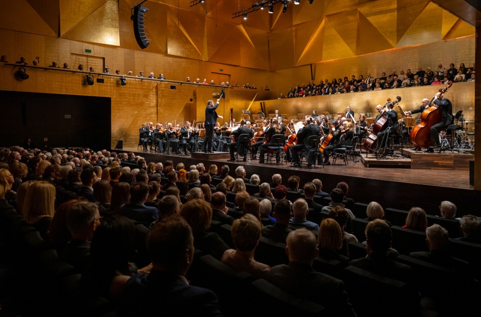 Orkiestra Symfoniczna Filharmonii im. Mieczysława Karłowicza w Szczecinie pod batutą Przemysława Neumanna. Fot. Sebastian Wołosz