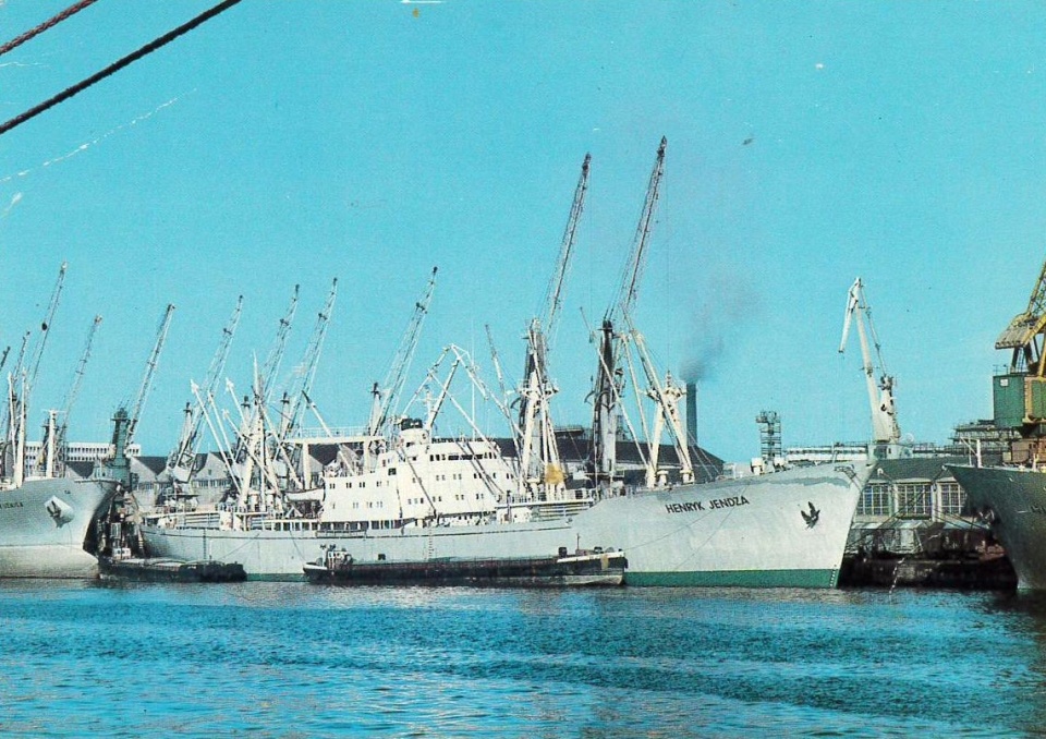 Statek Henryk Jendza na pocztówce ze zbiorów Krystyny Pohl