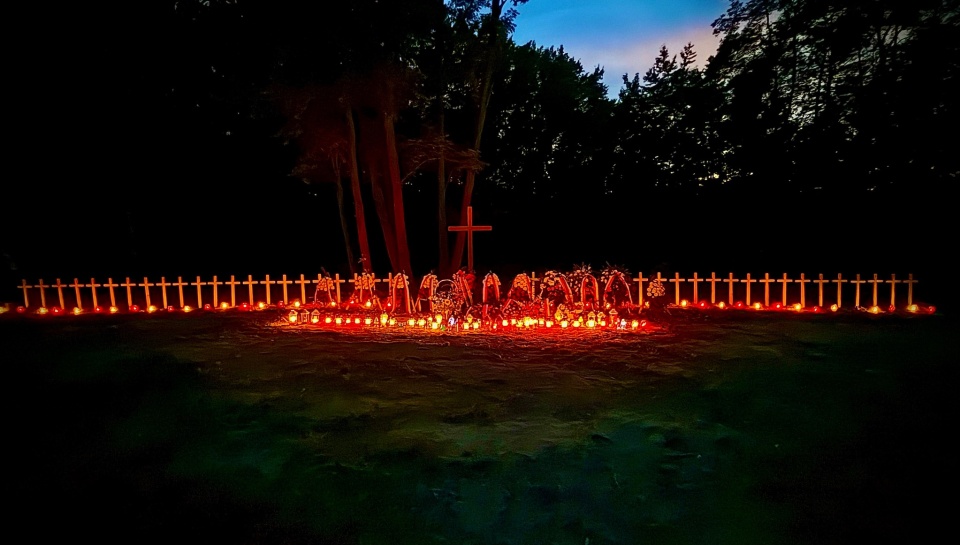 Puźniki. 6 września 2025. Pogrzeb ofir zbrodni z 1945 roku. Fot Andrzej Ossowski