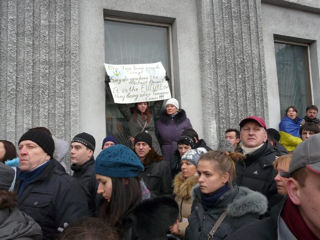 Manifestacje w Kijowie 1.12.2013 [fot:Mikhail Sartinskij] Posydeńki 1.12.2013