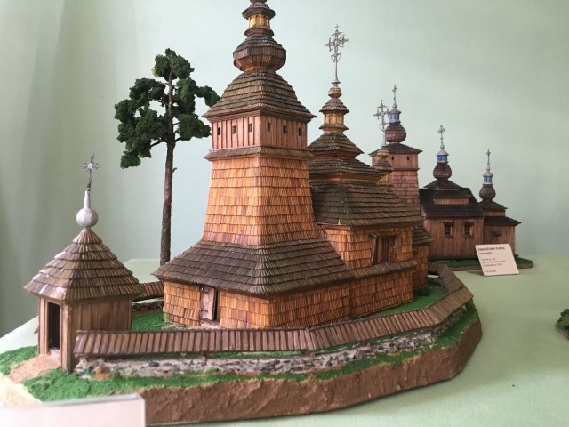 Wystawa miniatur drewnianych cerkwi ukraińskich autorstwa Michała Warchiła Fot. Małgorzata Frymus Radio Szczecin. Posydeńki 15.10.2017 (posłuchaj audycji)