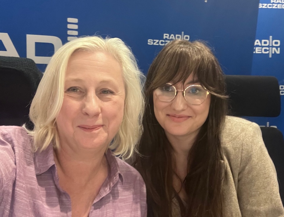 W cyklu "Zapytaj eksperta" - lek. med. Natalia Stütz-Woźniak (z prawej) z autorką audycji, Agatą Rokicką. Fot. Radio Szczecin