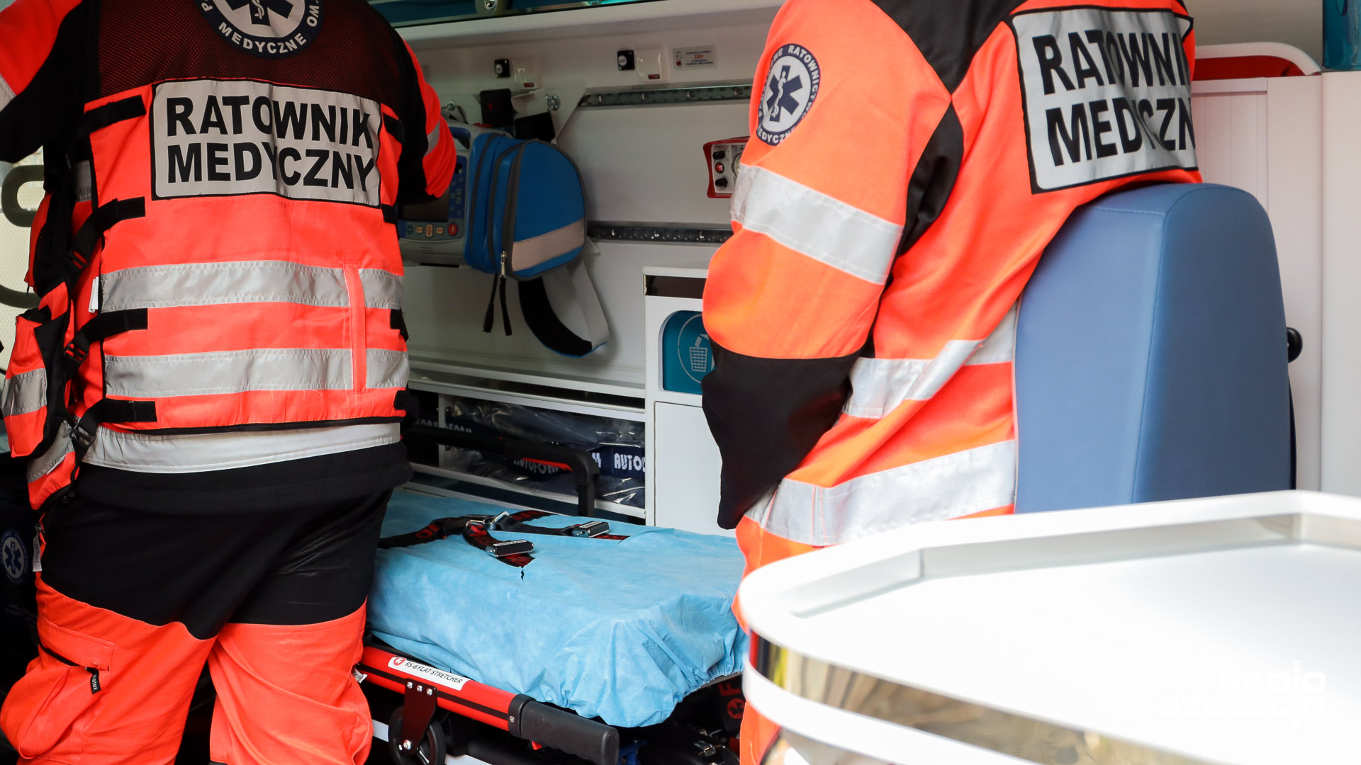 Obelgi, wyzwiska i obraźliwe gesty - z tym spotykają się ratownicy pogotowia ratunkowego w Szczecinie, gdy jadą udzielać pomocy pacjentom zakażonym koronawirusem.