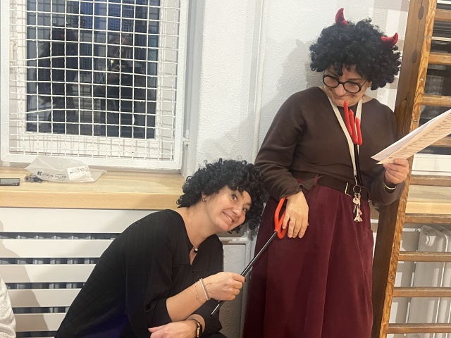 Jasełka w Liceum Ogólnokształcącym z Oddziałami Integracyjnymi w Szczecinie. Fot. Małgorzata Gwiazda-Elmerych [Radio Szczecin] "Baba od Jasełek" - reportaż Małgorzaty Gwiazdy-Elmerych