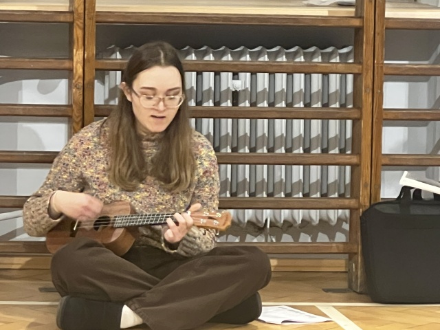 Jasełka w Liceum Ogólnokształcącym z Oddziałami Integracyjnymi w Szczecinie. Fot. Małgorzata Gwiazda-Elmerych [Radio Szczecin] "Baba od Jasełek" - reportaż Małgorzaty Gwiazdy-Elmerych