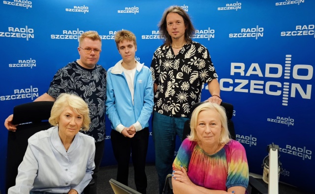 Helena Kwiatkowska (od lewej), Łukasz Nyks, Jan Kułakowski, Rartosz Jurgiewicz i Agata Rokicka. Fot. Mateusz Szpilewski [Radio Szczecin] "Czeski Rubens z Żabowa" - reportaż Małgorzaty Frymus
Rozmowa o filmie "Dynastia Grünebergów"