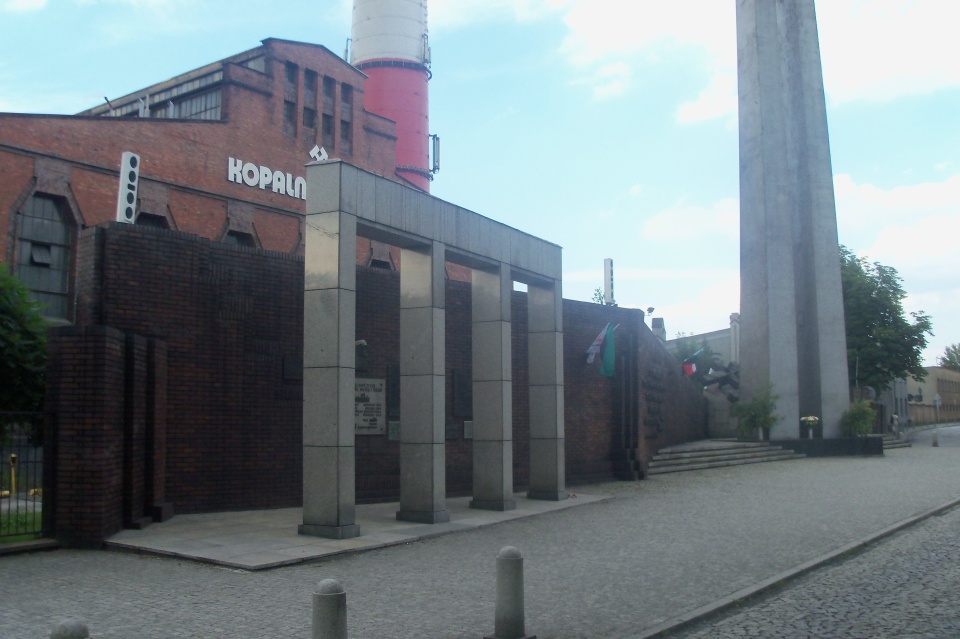 Pomnik górników kopalni "Wujek" w Katowicach. Fot. Michał Bulsa (wikipedia.org)