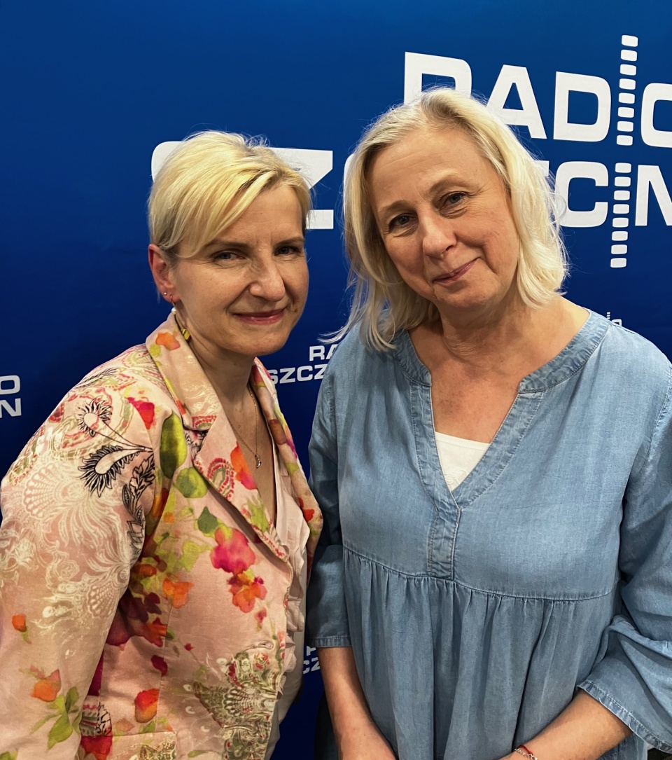 Od lewej: Alicja Klimek-Junak i Agata Rokicka w rozmowie o reportażu "Obuwnik miarowy".