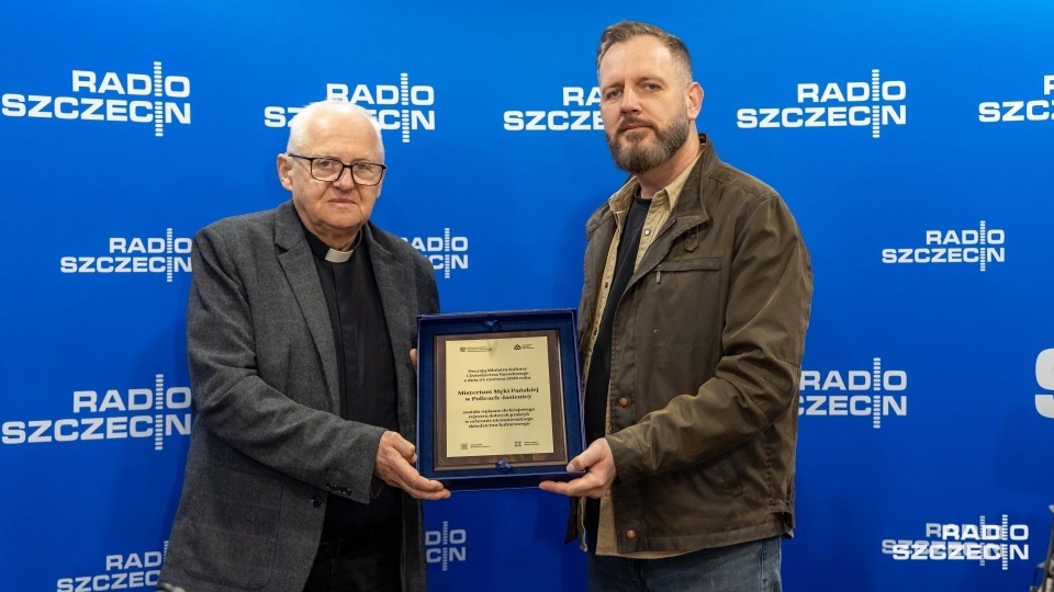 Ks. Waldemar Szczurowski i Bartłomiej Przybył; fot Robert Stachnik