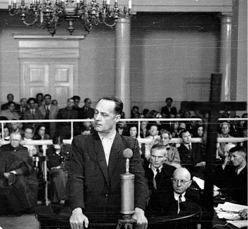 Franciszek Niepokólczycki podczas procesu pokazowego II Zarządu Głównego organizacji Wolność i Niezawisłość w 1947 roku. Fot. "Robotnik" 1947. Autor nieznany