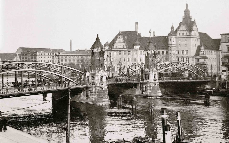 Most Hanzy (Langebrücke, potem Hansabrücke, po wojnie Most Długi) około 1910 roku. Fot. Max Dreblow [pomeranica.pl]