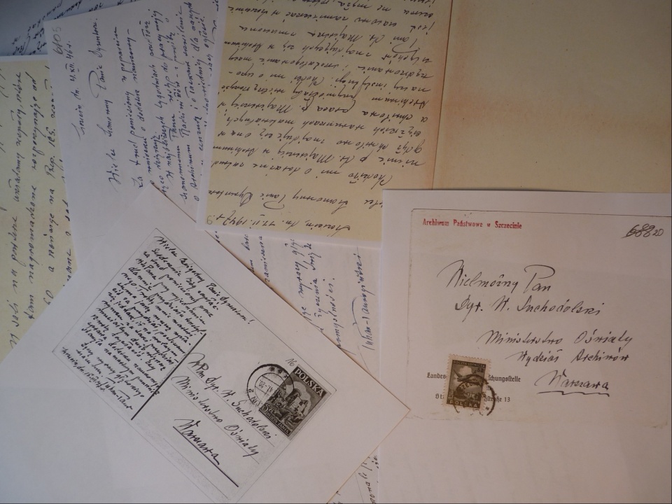 Listy Bolesława Taurogińskiego ze zbiorów Archiwum Akt Nowych. Fot. Marian Kalemba