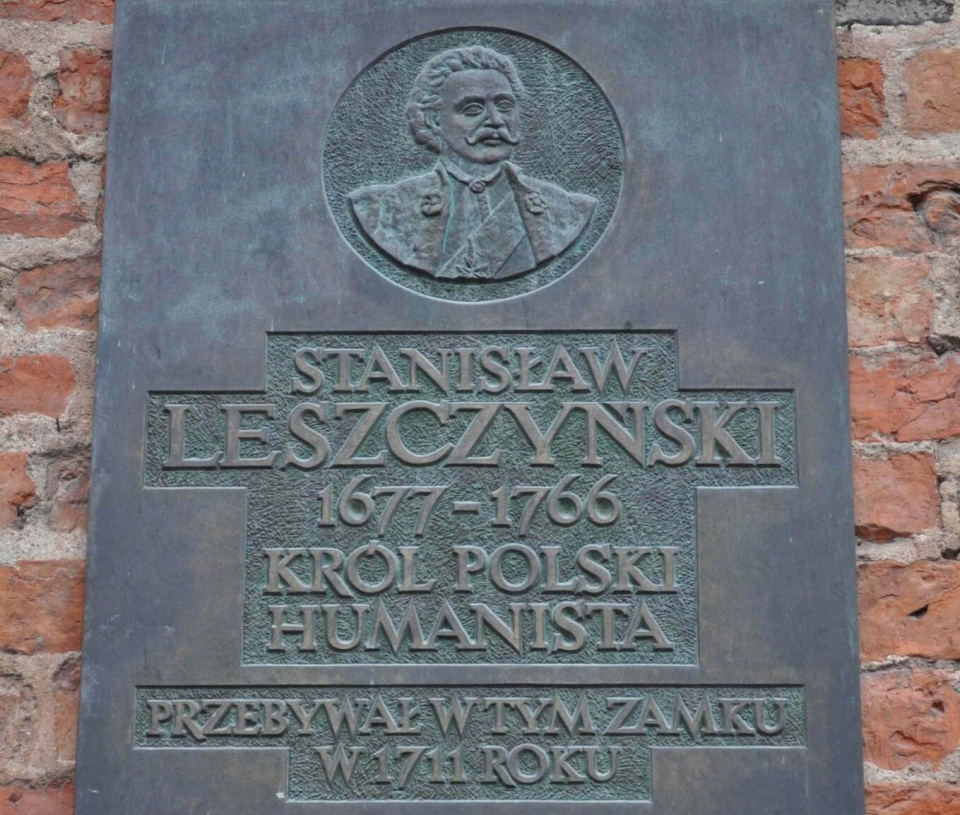 Tablica na dziedzińscu Zamku Książąt Pomorskich w Szczecinie. Jaki związek ma ta tablica ze Szwedami?