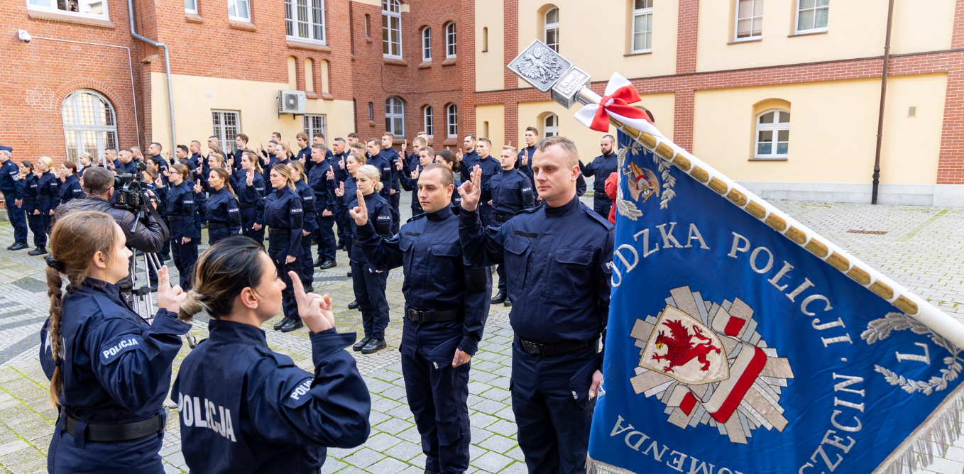 Kilkudziesięciu nowych policjantów złoży w środę ślubowanie w Szczecinie. Następnie rozpoczną oni służbę w swoich jednostkach macierzystych.