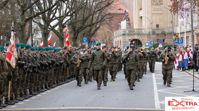 Wojewódzkie uroczystości 104. Rocznicy odzyskania przez Polskę niepodległości odbyły się na Wałach Chrobrego w Szczecinie. Fot. Robert Stachnik 