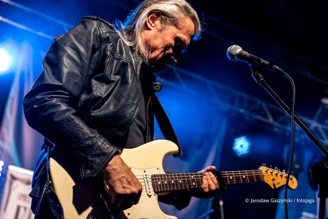 Andrzej Malcherek – gitarzysta, wokalista, kompozytor, aranżer. Fot. Jarosław Gaszyński/Fotojaga Andrzej Malcherek odsłonił Gwiazdę Free Blues Band [ROZMOWA z ARTYSTĄ, ZDJĘCIA]