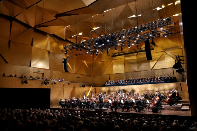 Orkiestra Symfoniczna Filharmonii im. Mieczysława Karłowicza i Chór Politechniki Morskiej w Szczecinie pod batutą Przemysława Neumanna. Fot. Cezary Aszkiełowicz Merry Christmas z Chórem Politechniki Morskiej i Orkiestrą Filharmonii w Szczecinie [ROZMOWA, ZDJĘCIA]