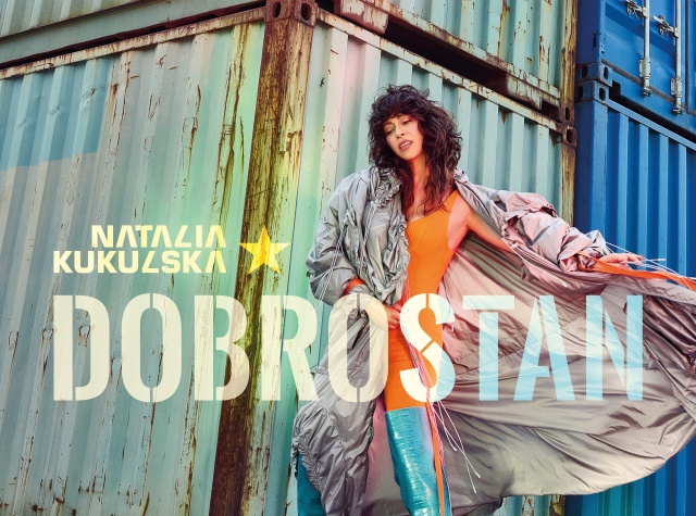 Okładka płyty „Dobrostan” Natalii Kukulskiej. Projekt graficzny Adam Żebrowski, fot. Marta Wojtal. Materiały promocyjne artystki Natalia Kukulska i Jej „Dobrostan” | „...Wszystko co złe, już nie dotyczy nas” [ROZMOWA z ARTYSTKĄ]