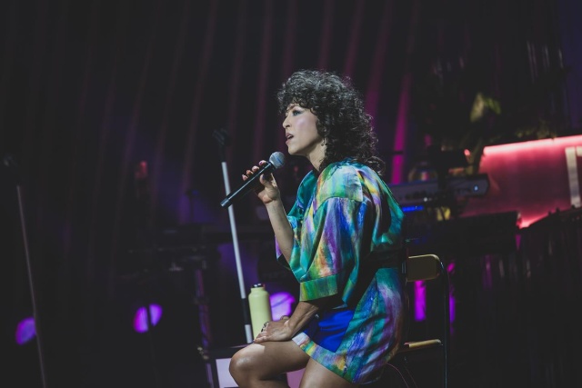 Natalia Kukulska. Fot. Materiały prasowe artystki. Źródło: https://www.facebook.com/photo/?fbid=1279619550186691&set=pcb.1279619646853348&locale=pl_PL Natalia Kukulska z „Dobrostanem” w Złotej Sali Filharmonii w Szczecinie [ROZMOWA z ARTYSTKĄ, ZDJĘCIA]