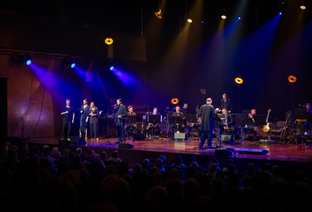 Nikola Kołodziejczyk Orchestra. Fot. Sebastian Wołosz Nikola Kołodziejczyk w Szczecinie z premierą albumu „Budyń o smaku Mickiewicza” [ROZMOWA z ARTYSTĄ, ZDJĘCIA]