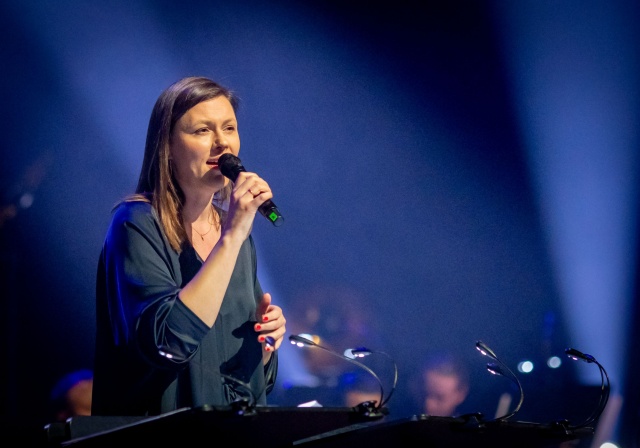 Agnieszka Kiepuszewska z Nikola Kołodziejczyk Orchestra. Fot. Sebastian Wołosz Nikola Kołodziejczyk w Szczecinie z premierą albumu „Budyń o smaku Mickiewicza” [ROZMOWA z ARTYSTĄ, ZDJĘCIA]