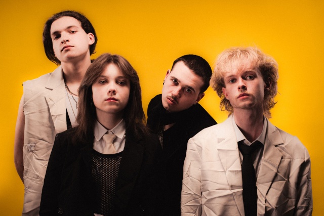 Sad Smiles. Fot. Materiały prasowe zespołu Sad Smiles z „Przepraszam” laureatem „Będzie Głośno! Debiut na winylu” [ROZMOWA z MUZYKAMI, ZDJĘCIA]