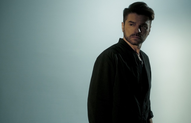 Łukasz Zagrobleny. Fot. Paweł Deska Łukasz Zagrobelny o pożegnaniu i tęsknocie w balladzie „Tam, gdzie Cię nie ma” [ROZMOWA, ZDJĘCIA]