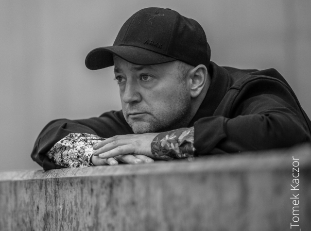 Czesław Mozil. Fot. Tomek Kaczor [Materiały prasowe artysty] Czesław Mozil | „Uwielbiałem przyjeżdżać na wakacje z Danii do Polski...” [ROZMOWA z ARTYSTĄ, ZDJĘCIA]