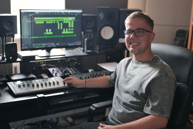 Antek Płaczek. Fot. Archiwum prywatne Antka Antek Płaczek | „Kultowa piosenka 'Biały Miś' dodała mi odwagi…” [ROZMOWA, ZDJĘCIA]