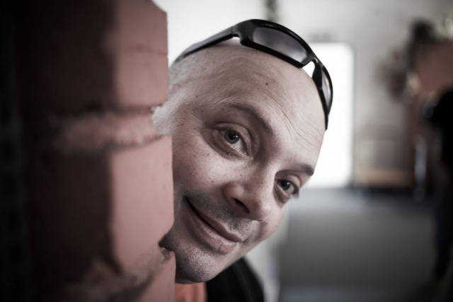 Krzysztof Skiba. Fot. Materiały prasowe artysty. Źródło: https://krzysztofskiba.pl/galeria/ Krzysztof Skiba | „Do szkoły chodziłem głównie dla przerw. Wymienialiśmy poglądy z kolegami i ...” [ROZMOWA z ARTYSTĄ, ZDJĘCIA]