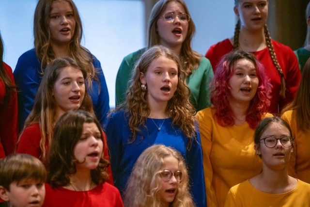 Chór Voci Veloci Państwowej Szkoły Muzycznej I stopnia im. Tadeusza Szeligowskiego w Szczecinie pod dyrekcją Agaty Czekalińskiej. Fot. Vladimir Kuric Chór Voci Veloci przywiózł dwa złote laury z Międzynarodowego Festiwalu w Bratysławie [ROZMOWA, ZDJĘCIA]