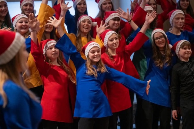 Chór Voci Veloci Państwowej Szkoły Muzycznej I stopnia im. Tadeusza Szeligowskiego w Szczecinie pod dyrekcją Agaty Czekalińskiej. Fot. Vladimir Kuric Chór Voci Veloci przywiózł dwa złote laury z Międzynarodowego Festiwalu w Bratysławie [ROZMOWA, ZDJĘCIA]