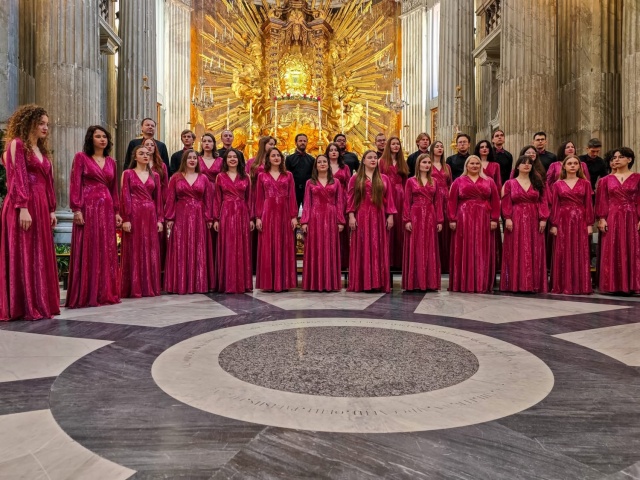 Chór Uniwersytetu Szczecińskiego pod dyrekcją Anny Tarnowskiej. Fot. Materiały prasowe zespołu Chór Uniwersytetu Szczecińskiego wrócił ze złotym laurem Międzynarodowego Konkursu w Rzymie [ROZMOWA, ZDJĘCIA]