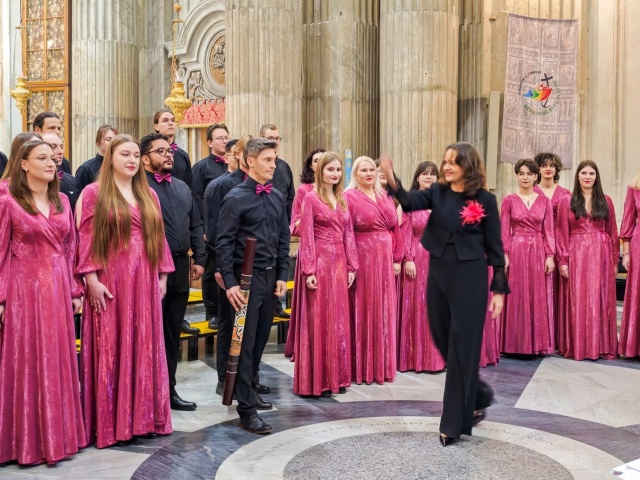 Chór Uniwersytetu Szczecińskiego pod dyrekcją Anny Tarnowskiej. Fot. Materiały prasowe zespołu Chór Uniwersytetu Szczecińskiego wrócił ze złotym laurem Międzynarodowego Konkursu w Rzymie [ROZMOWA, ZDJĘCIA]