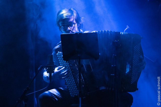 Nejc Grm – akordeon, Fot. Pascal Schmith [Materiały prasowe zespołu] Concept Store Quartet z Bazylei wystąpi w Trafostacji Sztuki [POSŁUCHAJ, ZDJĘCIA]