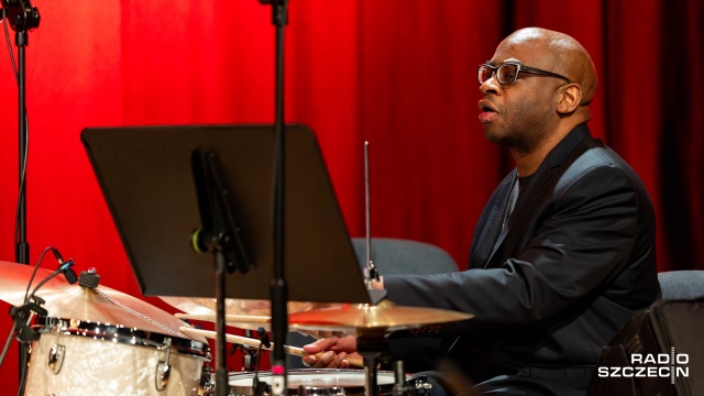Frank Parker – perkusista (USA). Fot. Robert Stachnik [Radio Szczecin] Gershwin w nowej odsłonie. Jola Szczepaniak Quartet w Studiu Koncertowym Radia Szczecin [ROZMOWA z ARTYSTAMI, ZDJĘCIA]