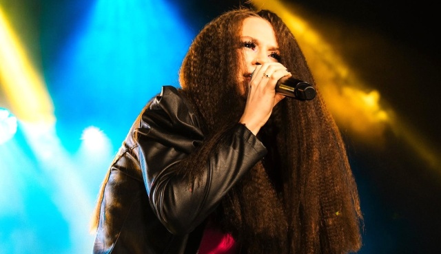 Julia Bury – wokalistka, kompozytorka, autorka tekstów. Fot. Amelia Jaworska Julia Bury wydała debiutancki album „Ja Julia” [ROZMOWA z ARTYSTKĄ, ZDJĘCIA]