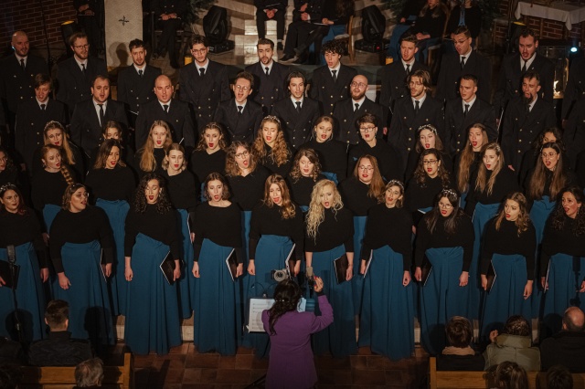 Fot. Hubert Grygielewicz Owacje na stojąco, bisy i odznaczenia dla Chóru Politechniki Morskiej. Koncert sakralny zwieńczył obchody 20. lecia zespołu [ROZMOWA, ZDJĘCIA]