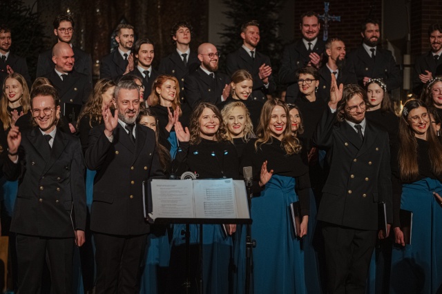 Fot. Hubert Grygielewicz Owacje na stojąco, bisy i odznaczenia dla Chóru Politechniki Morskiej. Koncert sakralny zwieńczył obchody 20. lecia zespołu [ROZMOWA, ZDJĘCIA]