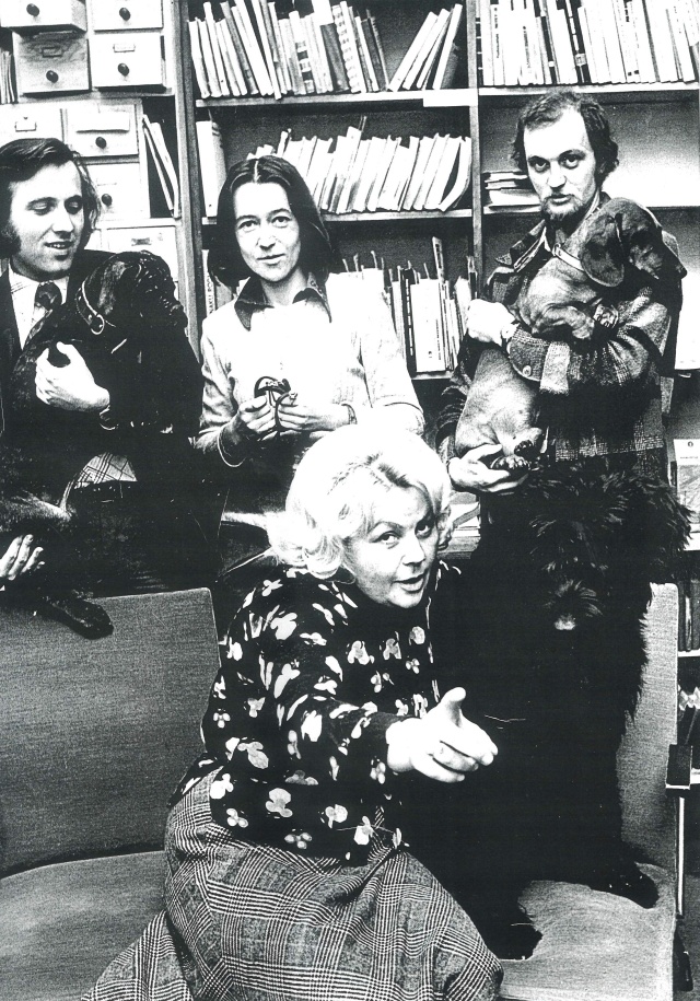 Redakcja Literacka. Od lewej stoją: Jerzy Jurczyk, Halina Lizińczyk i Bogdan Wojtaczak. Siedzi Alina Głowacka-Mąkosza Lata 70.