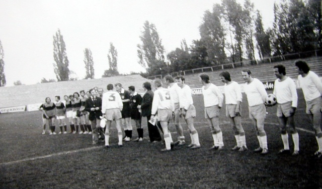 Mecz towarzyski radiowcy ze Szczecina kontra radiowcy z Koszalina. Kwiecień 1976 rok. Fot. Bogusław Lis [Radio Szczecin] Lata 70.